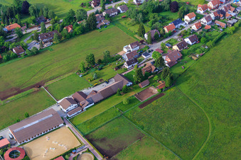 Vue aérienne de Rue Schwabhausen à Dobel dans le département Bade-Wurtemberg, Allemagne