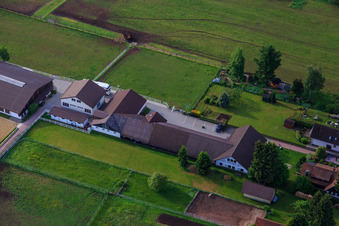 Haras Dobel à Dobel dans le département Bade-Wurtemberg, Allemagne depuis l'avion