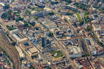 Vue aérienne de Galerie Schlössle avec Sparkasse Pforzheim Calw et hôtel de ville Pforzheim à le quartier Innenstadt in Pforzheim dans le département Bade-Wurtemberg, Allemagne