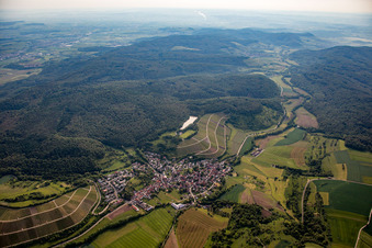 Vue aérienne de Quartier Häfnerhaslach in Sachsenheim dans le département Bade-Wurtemberg, Allemagne