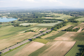 Vue aérienne de A35 à Lauterbourg dans le département Bas Rhin, France