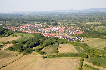 Vue aérienne de Mothern dans le département Bas Rhin, France