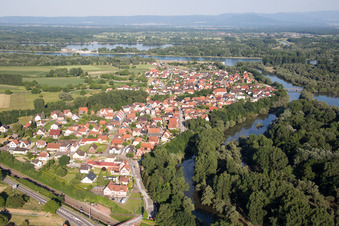 Vue aérienne de Munchhausen dans le département Bas Rhin, France