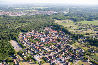 Schaffhouse-près-Seltz dans le département Bas Rhin, France d'un drone