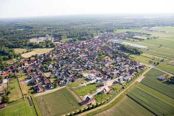 Niederrœdern dans le département Bas Rhin, France d'un drone