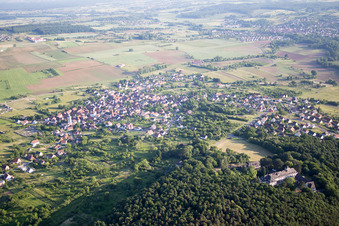 Vue aérienne de Gœrsdorf dans le département Bas Rhin, France