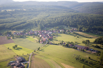 Vue aérienne de Mattstall dans le département Bas Rhin, France