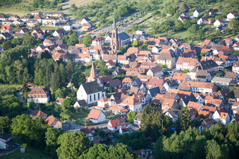 Lembach dans le département Bas Rhin, France vu d'un drone