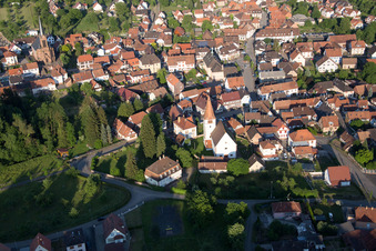 Lembach dans le département Bas Rhin, France vue d'en haut