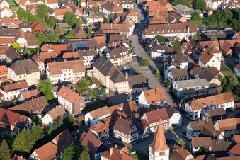 Vue d'oiseau de Lembach dans le département Bas Rhin, France