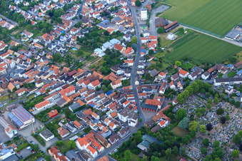 Photographie aérienne de Eisenbahnstr à Herxheim bei Landau dans le département Rhénanie-Palatinat, Allemagne