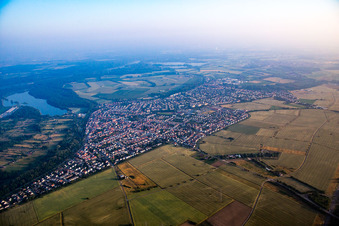 Vue oblique de Quartier Linkenheim in Linkenheim-Hochstetten dans le département Bade-Wurtemberg, Allemagne