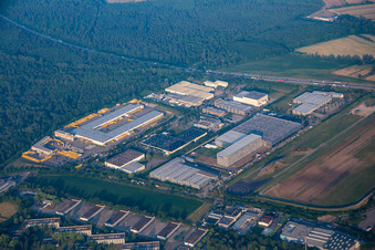Vue aérienne de Zone industrielle de Vichystr à Bruchsal dans le département Bade-Wurtemberg, Allemagne