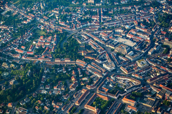 Vue aérienne de Centre-ville depuis le nord-ouest à Bruchsal dans le département Bade-Wurtemberg, Allemagne