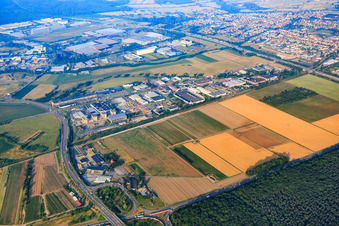 Vue aérienne de Zone commerciale de Kammerforststraße vue du nord à Bruchsal dans le département Bade-Wurtemberg, Allemagne