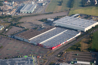 Vue aérienne de Meuble ROLLER Waghäusel-Wiesental à le quartier Wiesental in Waghäusel dans le département Bade-Wurtemberg, Allemagne