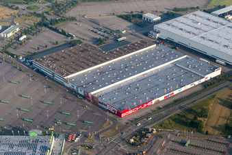 Vue aérienne de Centre commercial Roller Furniture - Waghäusel sur Wiesental à le quartier Wiesental in Waghäusel dans le département Bade-Wurtemberg, Allemagne