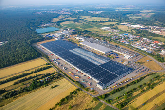 Vue oblique de Pneus Goodyear Dunlop Allemagne à Philippsburg dans le département Bade-Wurtemberg, Allemagne