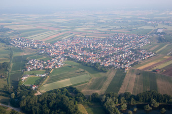 Vue aérienne de Quartier Mechtersheim in Römerberg dans le département Rhénanie-Palatinat, Allemagne