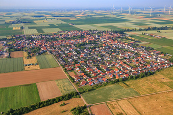 Vue aérienne de Vue du nord à Ottersheim bei Landau dans le département Rhénanie-Palatinat, Allemagne