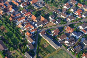 Vue aérienne de Schulstr à Ottersheim bei Landau dans le département Rhénanie-Palatinat, Allemagne