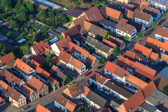 Photographie aérienne de Longue rue à Ottersheim bei Landau dans le département Rhénanie-Palatinat, Allemagne