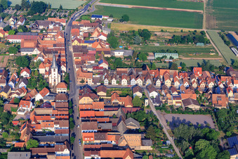 Vue aérienne de Église de Lange Straße x Waldstr à Ottersheim bei Landau dans le département Rhénanie-Palatinat, Allemagne