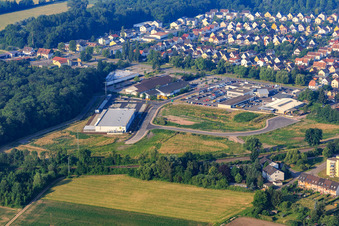 Vue aérienne de EDEKA Burger dans la zone commerciale de la Lauterburger Straße à Kandel dans le département Rhénanie-Palatinat, Allemagne