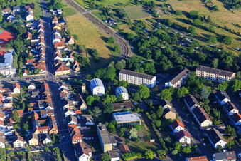 Vue aérienne de Oberfeldstr à le quartier Neureut in Karlsruhe dans le département Bade-Wurtemberg, Allemagne
