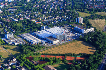 Vue aérienne de Chantier de construction chez L'OREAL Produktion Deutschland GmbH & Co. KG à le quartier Nordweststadt in Karlsruhe dans le département Bade-Wurtemberg, Allemagne