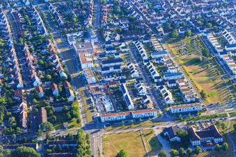 Vue aérienne de Nouvelle zone de développement Keßlaustr à le quartier Knielingen in Karlsruhe dans le département Bade-Wurtemberg, Allemagne