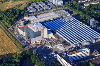 Chantier de construction chez L'OREAL Produktion Deutschland GmbH & Co. KG à le quartier Nordweststadt in Karlsruhe dans le département Bade-Wurtemberg, Allemagne hors des airs