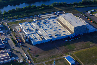 Vue aérienne de Palatinate Refreshments GmbH à Wörth am Rhein dans le département Rhénanie-Palatinat, Allemagne