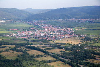 Vue aérienne de Quartier Mußbach in Neustadt an der Weinstraße dans le département Rhénanie-Palatinat, Allemagne
