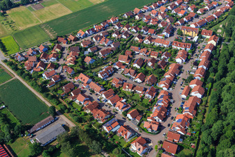 Vue aérienne de Geschwister-Scholl-Straß x Im Eichelhorst à Herxheim bei Landau dans le département Rhénanie-Palatinat, Allemagne