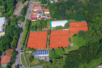Vue aérienne de Courts de tennis sur Siedlungsstr à Herxheim bei Landau dans le département Rhénanie-Palatinat, Allemagne