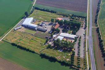 Vue oblique de Parc de football et de golf du Palatinat du Sud à Adamshof Kandel à Kandel dans le département Rhénanie-Palatinat, Allemagne