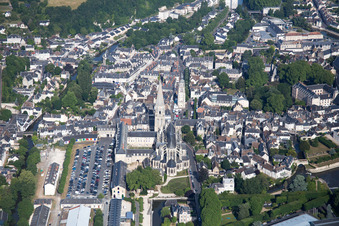 Vue oblique de Vendôme dans le département Loir et Cher, France