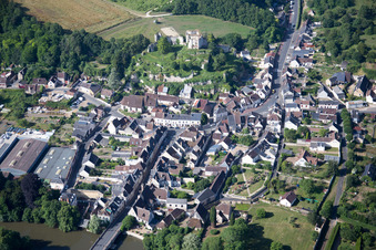 Montoire-sur-le-Loir dans le département Loir et Cher, France vue du ciel