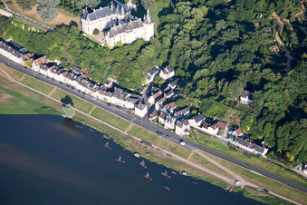Chaumont-sur-Loire dans le département Loir et Cher, France vue d'en haut