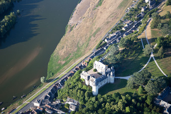 Chaumont-sur-Loire dans le département Loir et Cher, France d'un drone