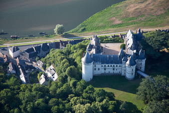 Vue aérienne de Complexe du château de Chaumont à Chaumont-sur-Loire dans le département Loir et Cher, France