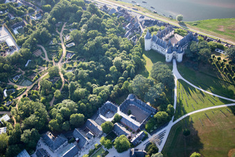 Vue aérienne de Complexe du château de Chaumont à Chaumont-sur-Loire dans le département Loir et Cher, France