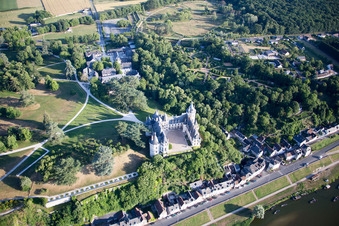 Chaumont-sur-Loire dans le département Loir et Cher, France vue d'en haut