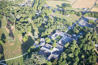 Vue d'oiseau de Chaumont-sur-Loire dans le département Loir et Cher, France