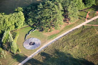 Image drone de Chaumont-sur-Loire dans le département Loir et Cher, France