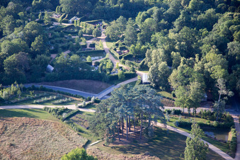 Chaumont-sur-Loire dans le département Loir et Cher, France vu d'un drone