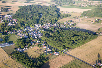 Vue aérienne de Fougères-sur-Bièvre dans le département Loir et Cher, France