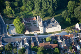 Vue oblique de Fougères-sur-Bièvre dans le département Loir et Cher, France