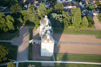 Vue oblique de Cheverny dans le département Loir et Cher, France